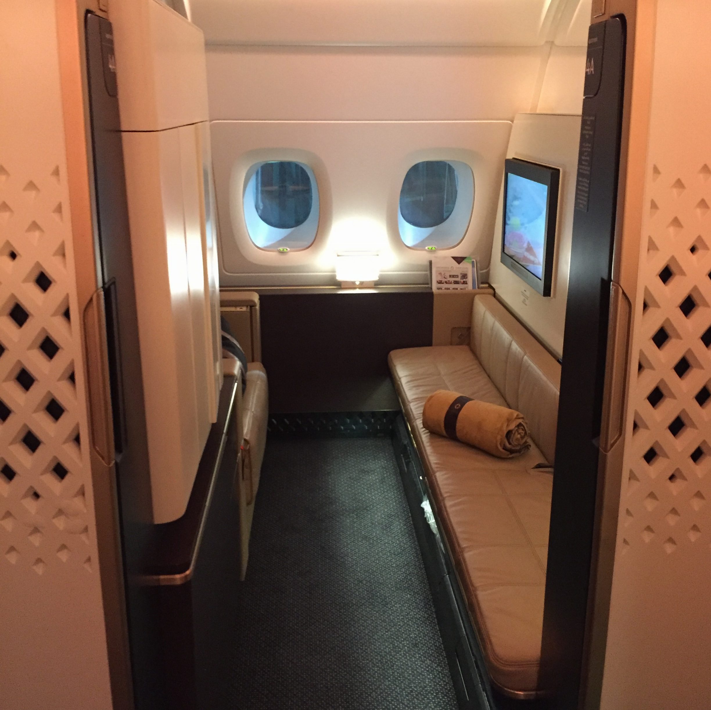 A look into my apartment: Etihad First Class A380 Apartment 4A